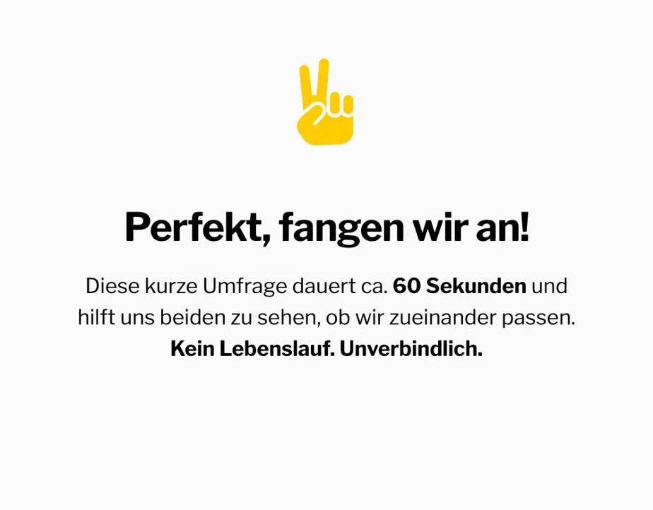 Fragebogen der Schreinerei Hergert am Handy, Begrüßung: „Perfekt, fangen wir an!“ Die Umfrage dauert ca. 60 Sekunden, kein Lebenslauf, unverbindlich.